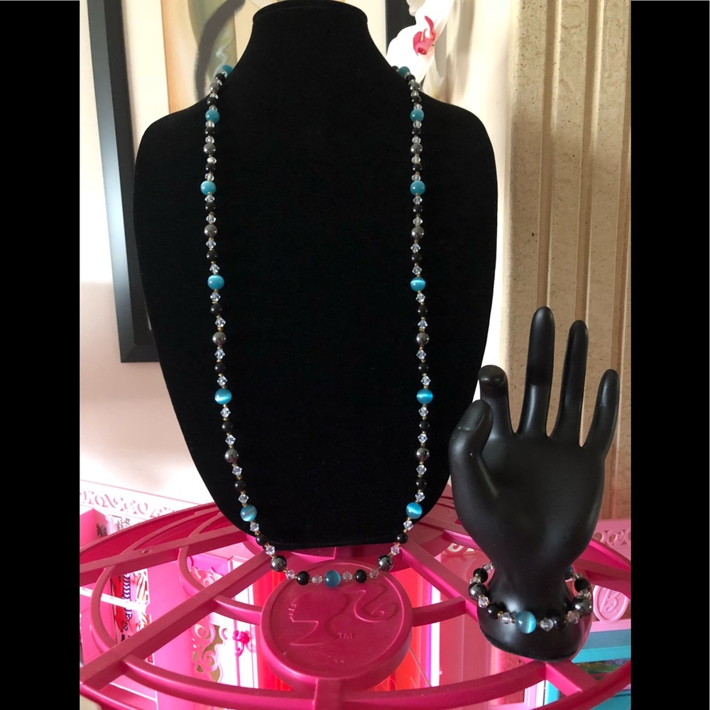 HEMA CATS EYE BEADED NECKLACE.